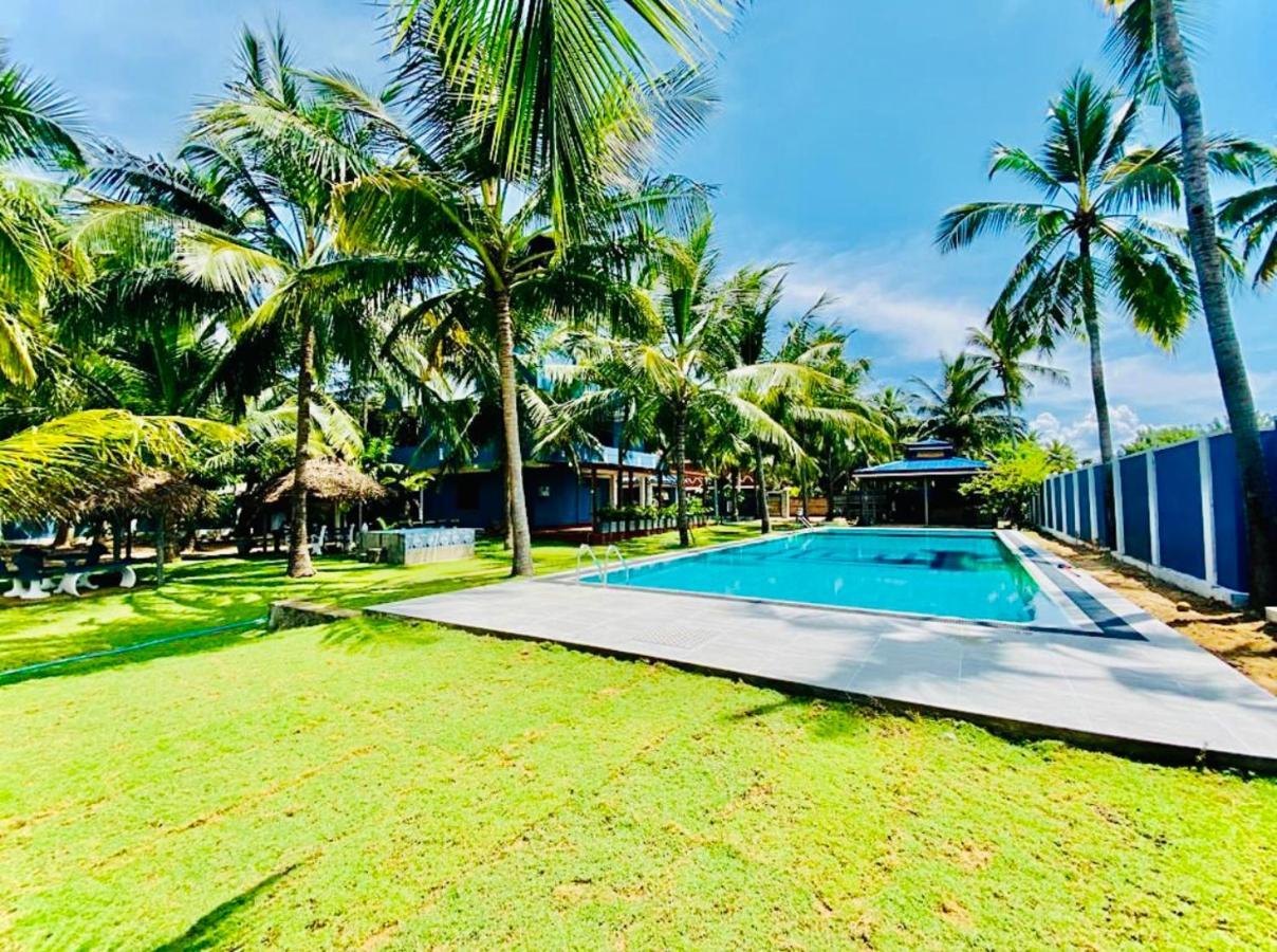 Nilaveli Hybrid Holiday Hotel Exterior photo