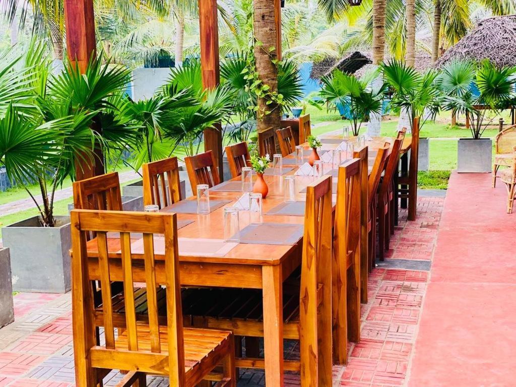 Nilaveli Hybrid Holiday Hotel Exterior photo