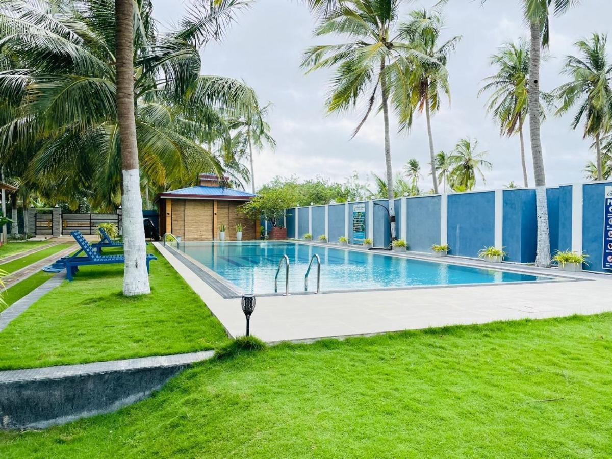 Nilaveli Hybrid Holiday Hotel Exterior photo