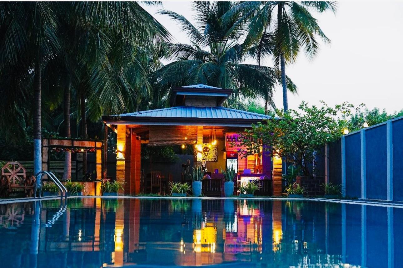 Nilaveli Hybrid Holiday Hotel Exterior photo